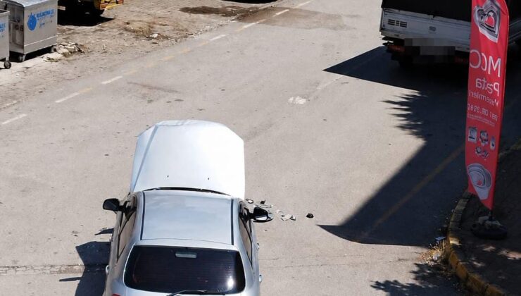 Başiskele’de Panelvan Kamyon ile Otomobil Çarpıştı
