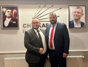 CHP Kartepe’de Bir Ayrılık Daha: Buğra Gönül Yeni Parti Saflarına Geçti