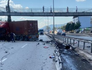 D-100 Kara Yolunda Korkutan TIR Kazası