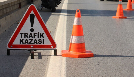 D-100’de Zincirleme Kaza: 2 Tır ve Kamyon Çarpıştı