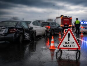 Dilovası’nda D-100’de Zincirleme Kaza: Trafik Uzun Süre Aksadı
