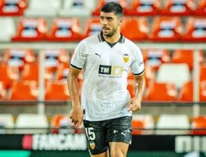 FIRTINA SAVUNMAYA DUVAR ÖRÜYOR: CENK ÖZKAÇAR TRABZON’A GELDİ!