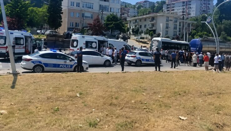 Gölcük’te Dört Araçlı Zincirleme Kaza!