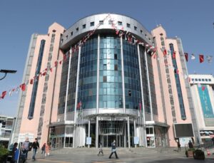 İzmit Belediyesi soruşturmasında firari 3 şüpheli aranıyor