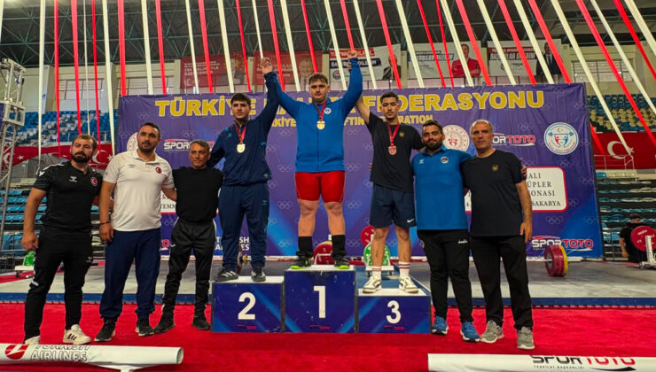 Kağıtspor başarılarına yenilerini ekledi