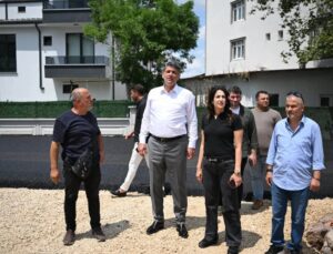 Kartepe’de Asfalt ve Parke Çalışmaları Hız Kesmeden Devam Ediyor