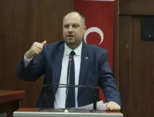 Küçükkaya’dan İzmit Belediyesi operasyonuna tepki: “Halkın iradesine saygı duyulmalı”