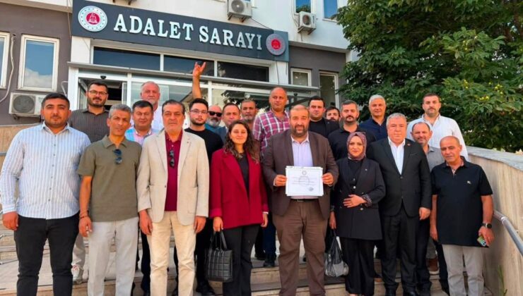 MHP Körfez İlçe Başkanı Doğan Bekiroğlu Mazbatasını Teslim Aldı