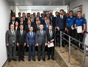 Vali Aktaş’tan Başarılı Emniyet Personeline Takdir
