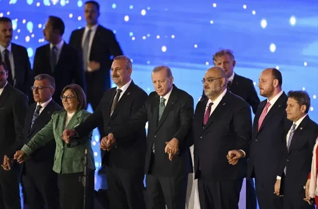 7 Belediye Başkanı ve 3 Milletvekili AK Parti’ye Katıldı