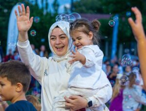 Anne Şehir Yaz Akşamları’nda Arabesk Ezgileri Yankılandı