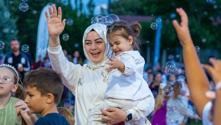 Anne Şehir Yaz Akşamları’nda Arabesk Ezgileri Yankılandı