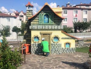 Başiskele’de Park ve Yeşil Alanlarda Yaz Bakımı Seferberliği
