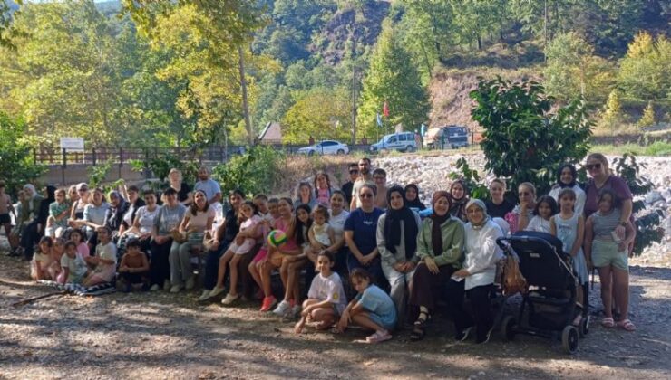 Başiskeleli Yüzücüler Sezon Yorgunluğunu Piknikte Attı