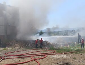 Esnafın Defalarca Şikâyet Ettiği Arazide Yangın Çıktı