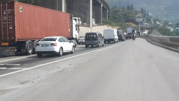 Hereke’de Motosiklet Kazası: 2 Kişi Yaralandı, Trafik Kısa Süre Aksadı