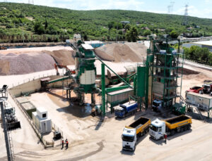 Kocaeli’de Asfalt Seferberliği: 6 Ayda 115 Bin Ton Üretim