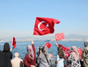 Mavi Vatan coşkusu Kocaeli Körfezi’ni sardı