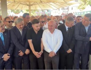 Milletvekilleri Arasında Cenazede Dikkat Çeken Diyalog: “Burada da Muhalefet Ediyorsun”