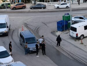 Yeni Kavşakta İlk Kaza: Sürücü Orta Refüje Çıktı