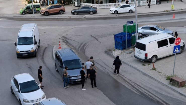 Yeni Kavşakta İlk Kaza: Sürücü Orta Refüje Çıktı