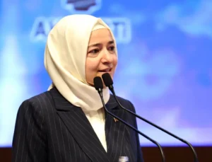 AK Partili Fatma Betül Sayan Kaya tüm görevlerinden istifa etti