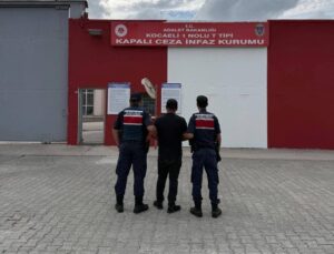 Başiskele Jandarma’dan başarılı operasyon: Dolandırıcılıktan aranan şahıs İzmit’te yakalandı