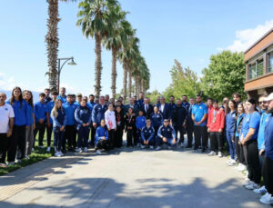 Başkan Büyükakın başarılı sporcularla buluştu