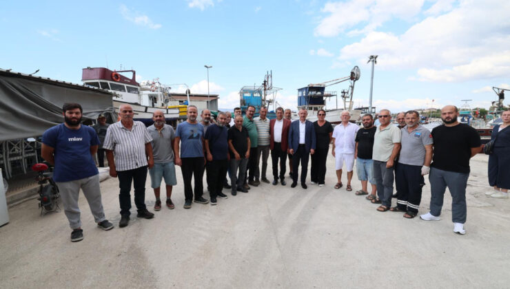Büyükakın Geleneği Bozmadı: Yeni Sezonda Karamürselli Balıkçılarla Buluştu