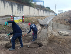 Büyükşehir Ekipleri Yağış İçin Seferber Oldu