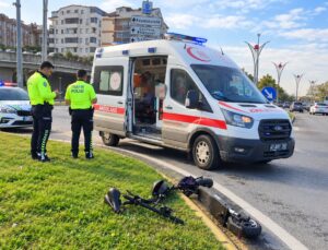 Çayırova’da servis aracı ile scooter çarpıştı: 1 yaralı