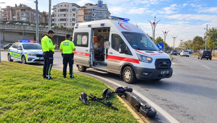 Çayırova’da servis aracı ile scooter çarpıştı: 1 yaralı