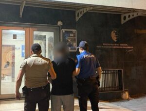 Darıca’da 6 yıl 3 ay hapis cezasıyla aranan şahıs kaçarken yakalandı