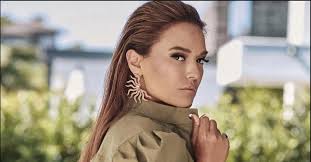 Demet Akalın konser sırasında tacize uğradığını söyledi!