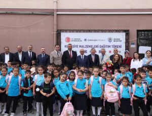 Dilovası’nda Minik Öğrencilere Kırtasiye Desteği