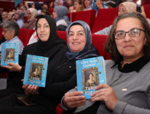 Edebiyat tutkunları “Gece Açan Çiçekler” için buluştu