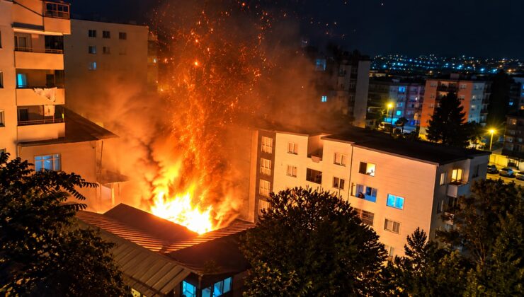 Gebze’de korkutan yangın: Gecekondu küle döndü