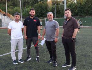Genç futbolcular sahada ter döktü: Başiskele ve Gölcük buluştu