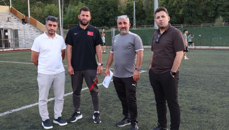 Genç futbolcular sahada ter döktü: Başiskele ve Gölcük buluştu