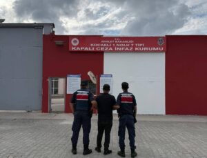 Gölcük’te 13 yıl 3 ay hapis cezasıyla aranan şahıs yakalandı