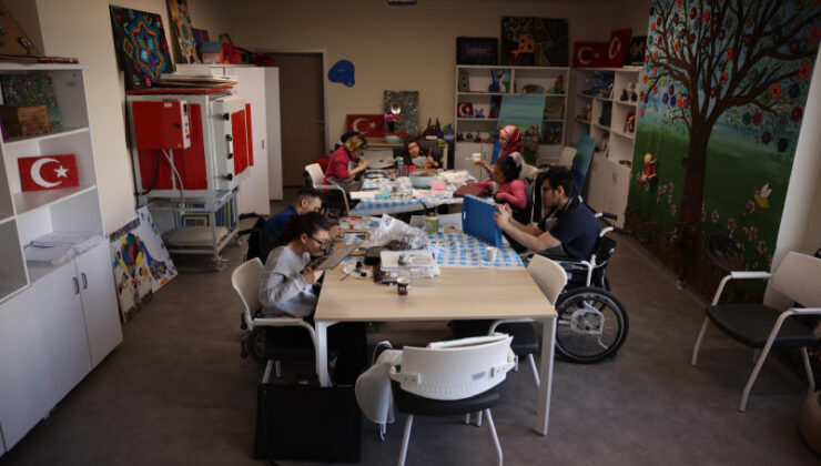 Hayaller Akvaryumda Sergilenecek: Özel Bireylerden Anlamlı Sergi