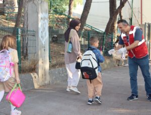 İzmit Belediyesi’nin Beslenme Saati Projesi öğrencilerin yüzünü güldürüyor