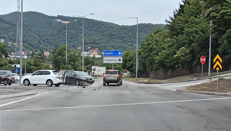 İzmit Tepeköy’de Trafik Kazası: Araçlar Çarpıştı