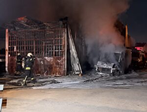 Kartepe Sanayi Sitesi’nde Korkutan Yangın!