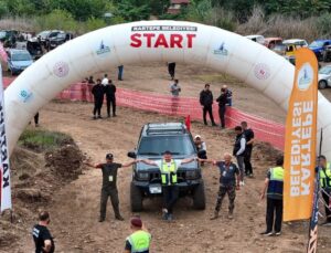 Kartepe’de Off-Road Heyecanı: Sporcular Zorlu Parkurlarda Ter Döktü