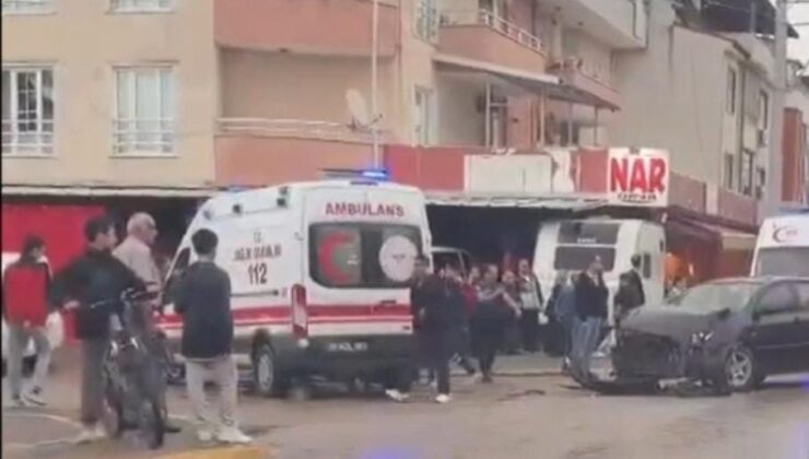 Kartepe’de toplu taşıma aracı ile otomobil çarpıştı!