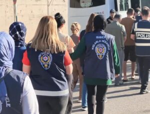 Kocaeli merkezli 8 ilde dolandırıcılık operasyonu: 17 şüpheli yakalandı