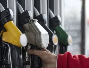 Motorine zam kesinleşti: Kocaeli’de tabelalar bu gece değişiyor!