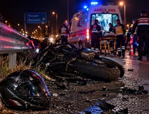 Motosiklet bariyere çarptı: 34 yaşındaki sürücü yaralandı