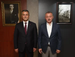Obuz’dan Büyükakın’a ziyaret: İzmit için yapılacaklar konuşuldu